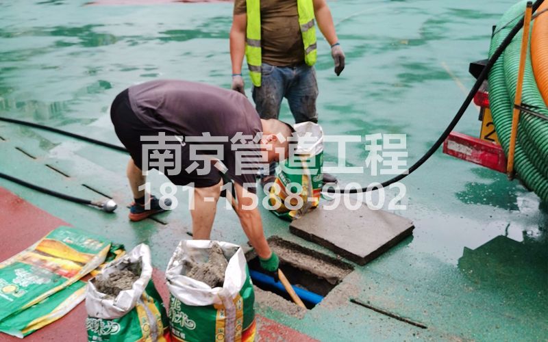 218傅厚岗管道清淤