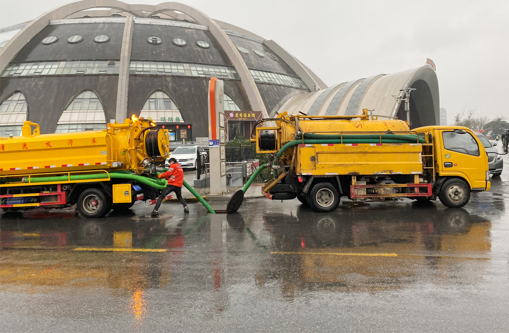 傅厚岗商场管道清淤