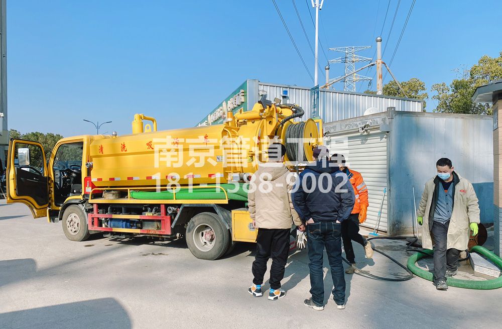311傅厚岗粮油市场化粪池清理